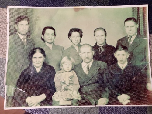 Ольга и Григорий с потомками